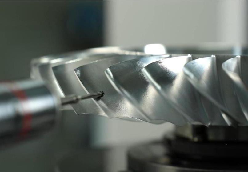 Четырехкоординатный подход улучшает измерения и контроль качества авиационных лопаток